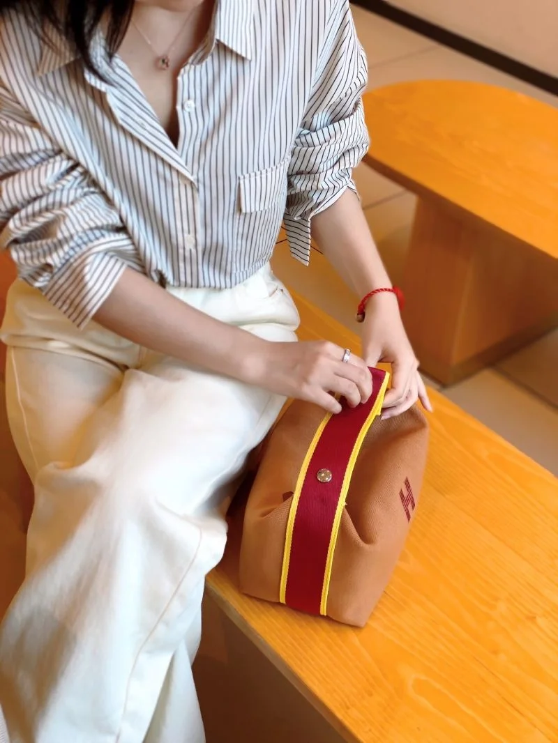 Practical Hermes Cosmetic Bags 48317