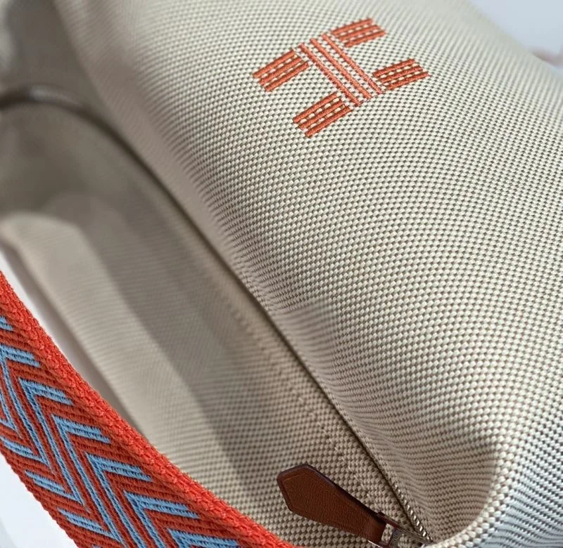 Seasonal Hermes Cosmetic Bags 48308
