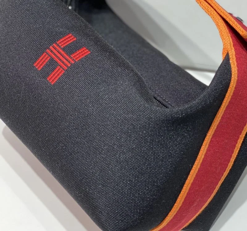 Seasonal Hermes Cosmetic Bags 48307