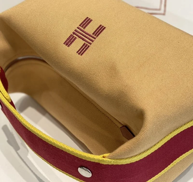 Hermes Cosmetic Bags Durable 48304