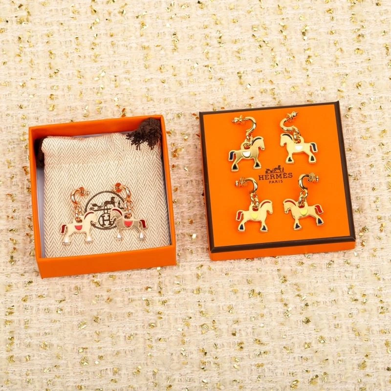 UrbanChic Hermes Earrings 247301