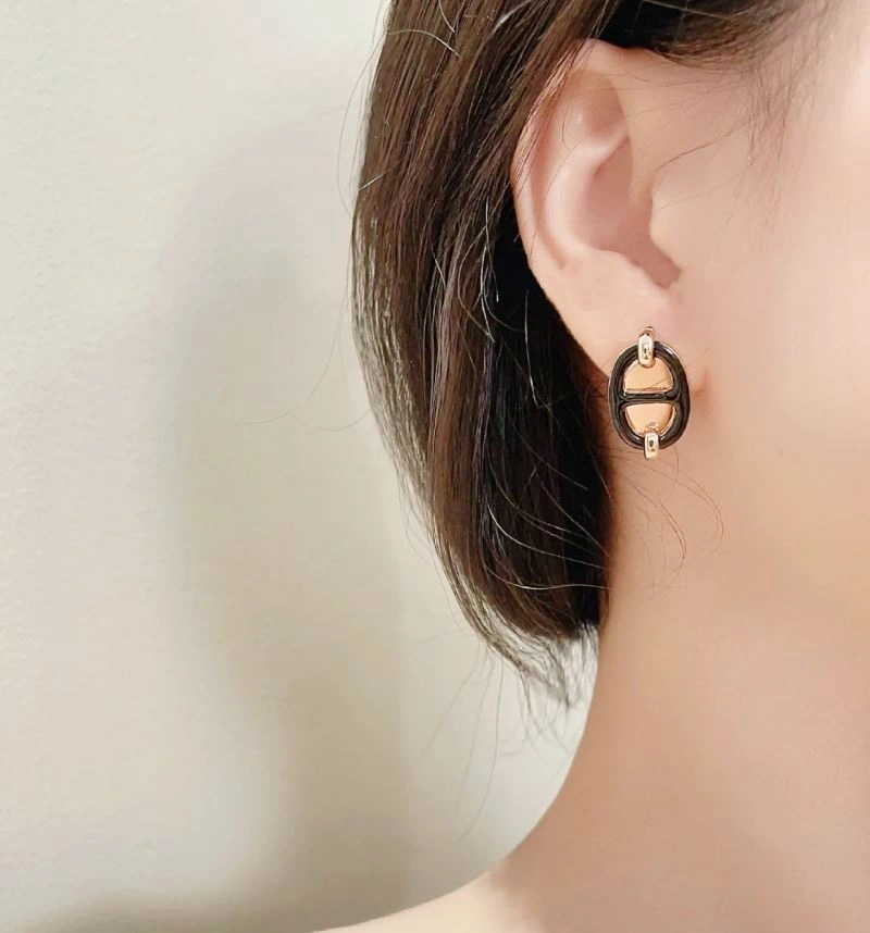 Elegant Hermes Earrings 247182