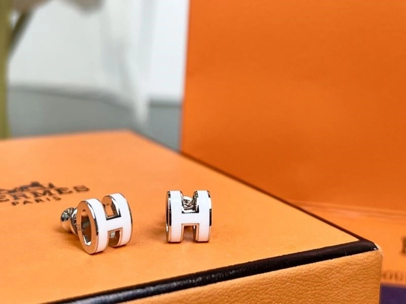UrbanChic Hermes Earrings 246917