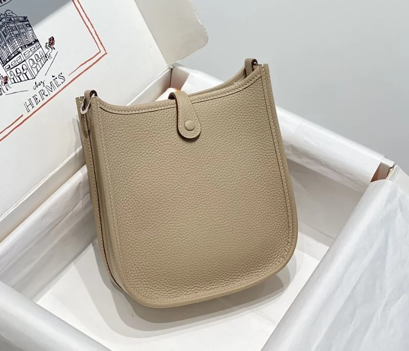 Hermes Evelyn Bags Unisex 48236