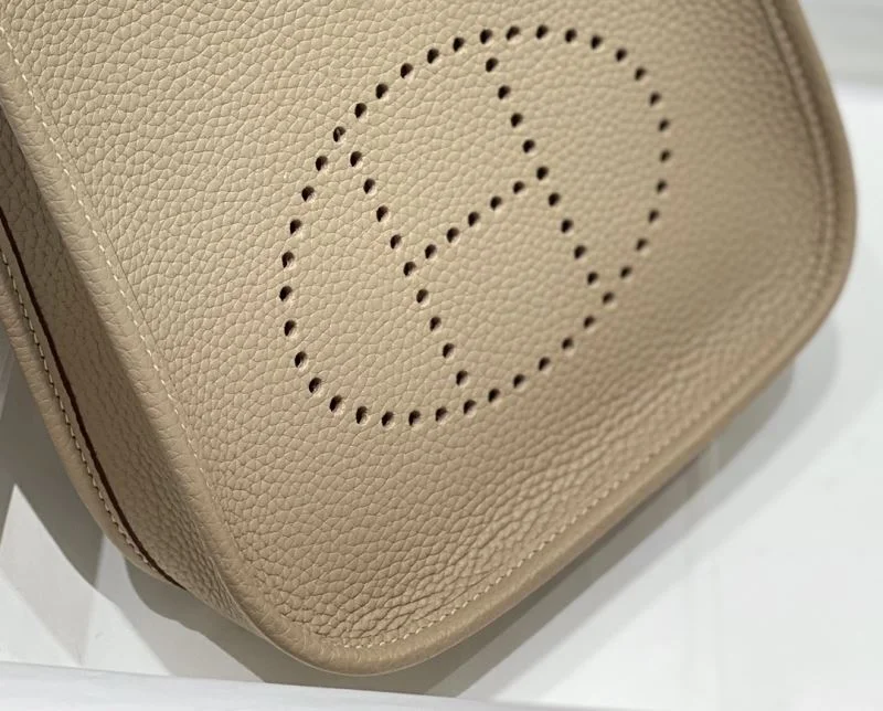Hermes Evelyn Bags Unisex 48236