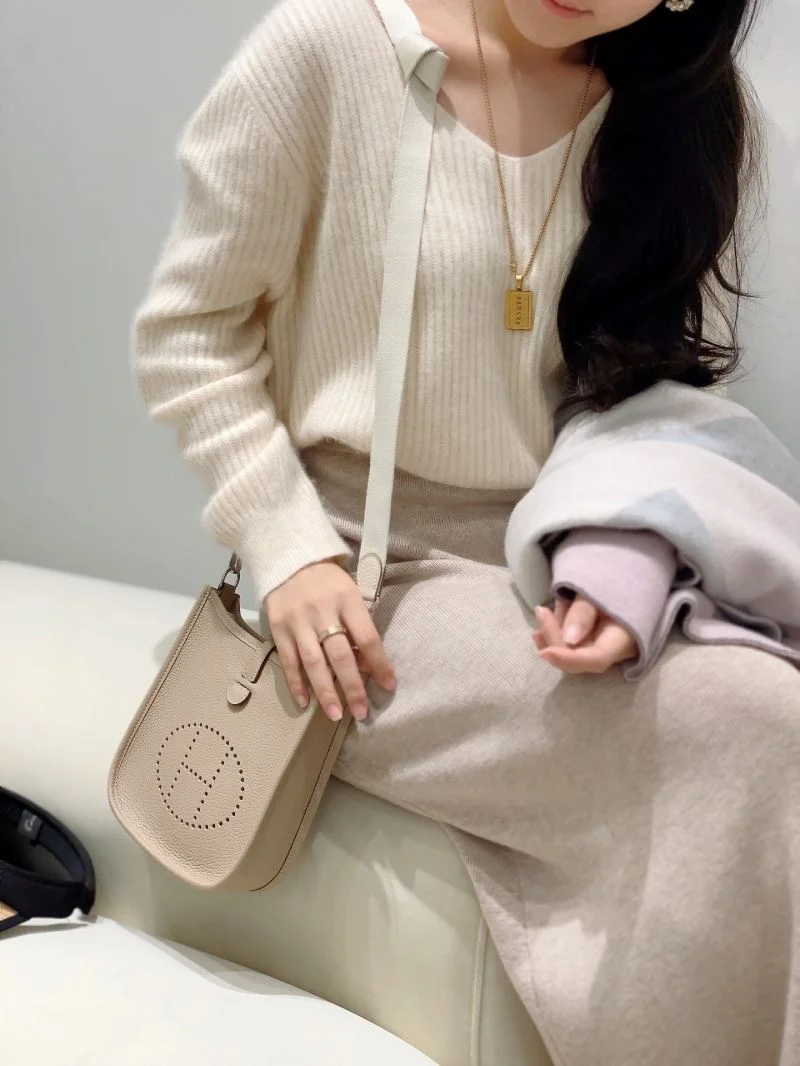 Hermes Evelyn Bags Unisex 48236