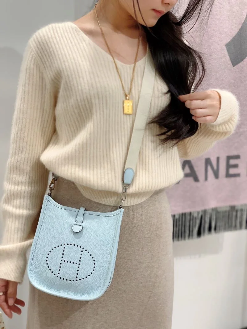 Vibrant Hermes Evelyn Bags 48233