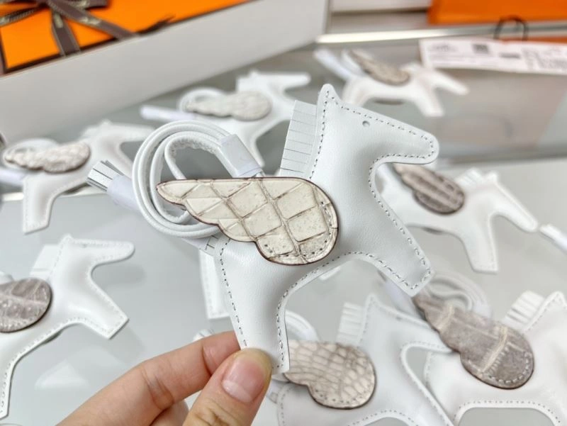 Thermal Hermes Handmade Pendant 73728
