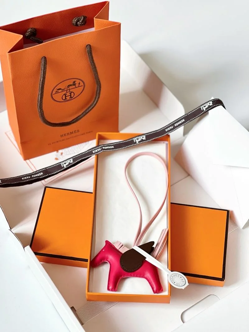 Hermes Handmade Pendant Supportive 48173