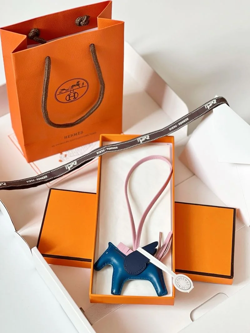 Hermes Handmade Pendant Supportive 48173