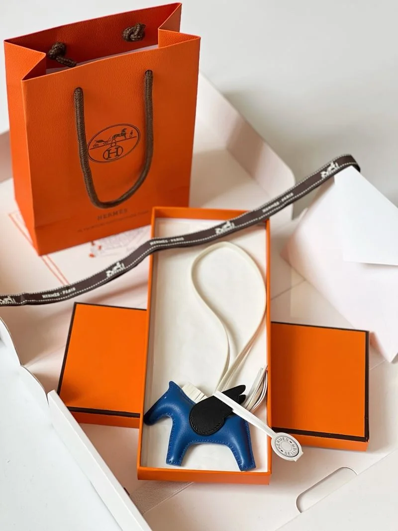 Hermes Handmade Pendant Supportive 48173