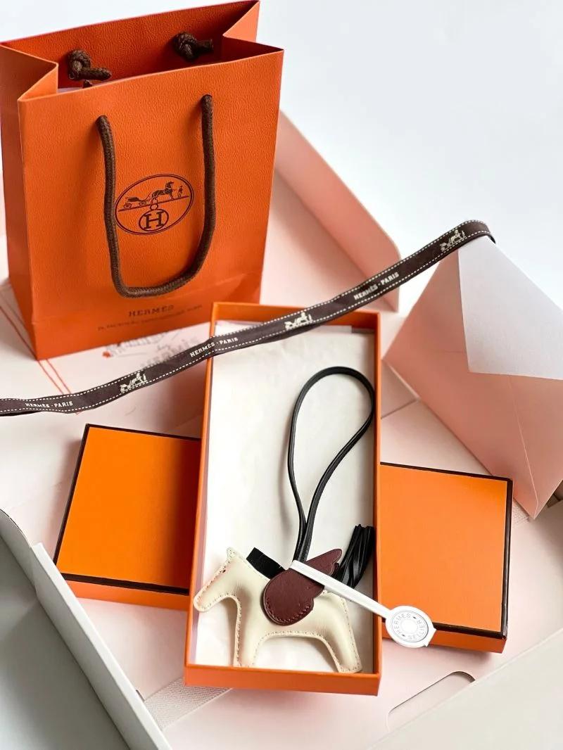 Hermes Handmade Pendant Supportive 48173