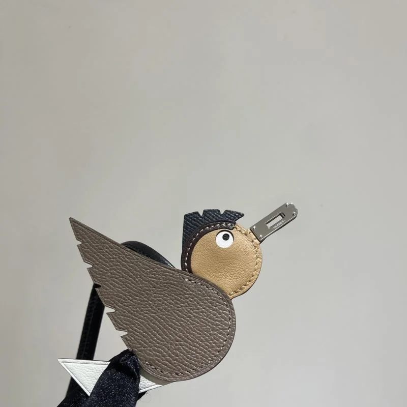 Lightweight Hermes Handmade Pendant 48199