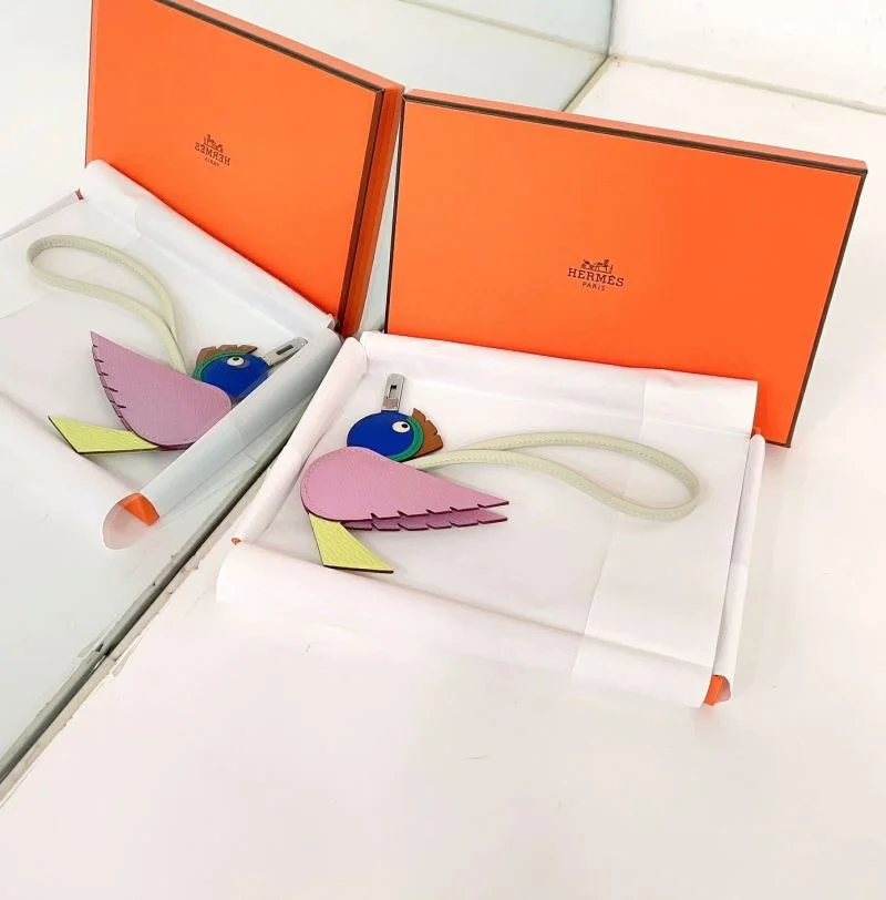 FreshLook Hermes Handmade Pendant 48151
