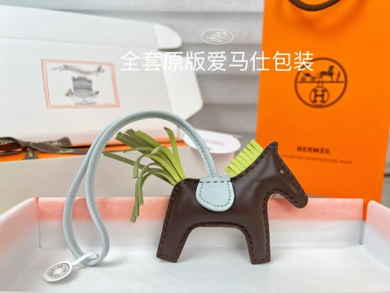 Vibrant Hermes Handmade Pendant 48129