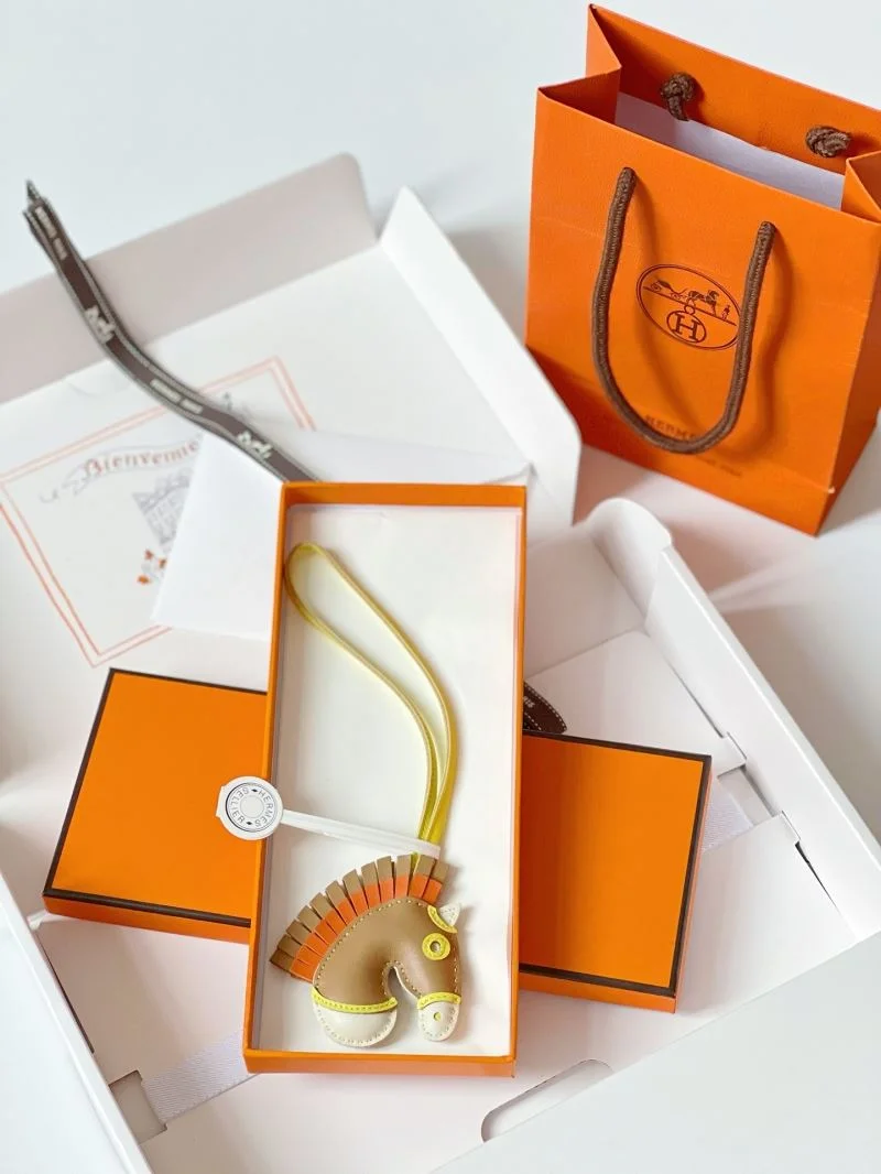 Hermes Handmade Pendant Youthful 48131