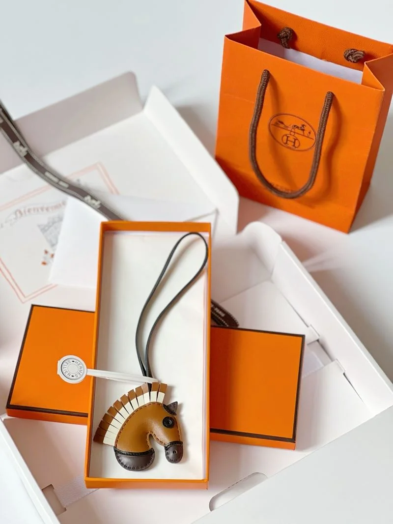 Sporty Hermes Handmade Pendant 48138