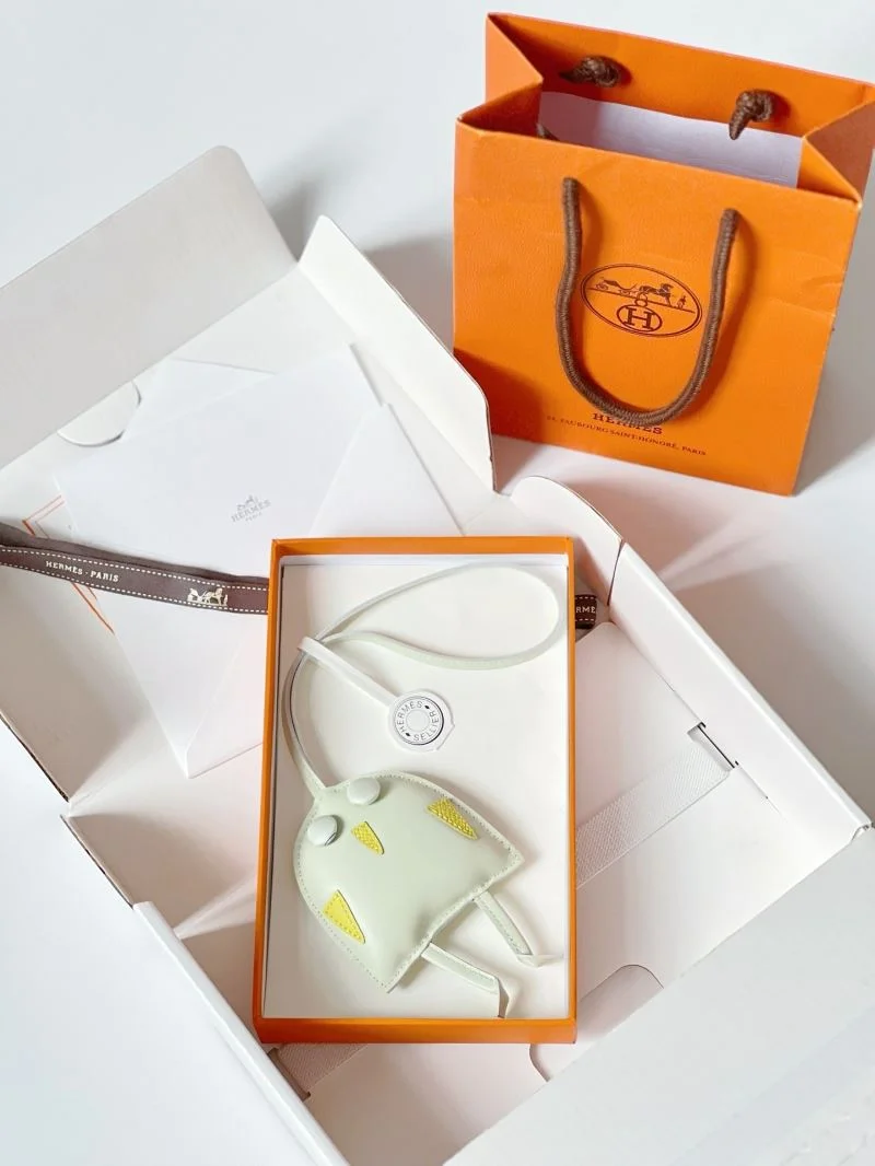 TravelReady Hermes Handmade Pendant 48133