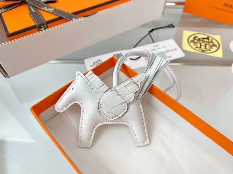 Hermes Handmade Pendant OnTrend 48169