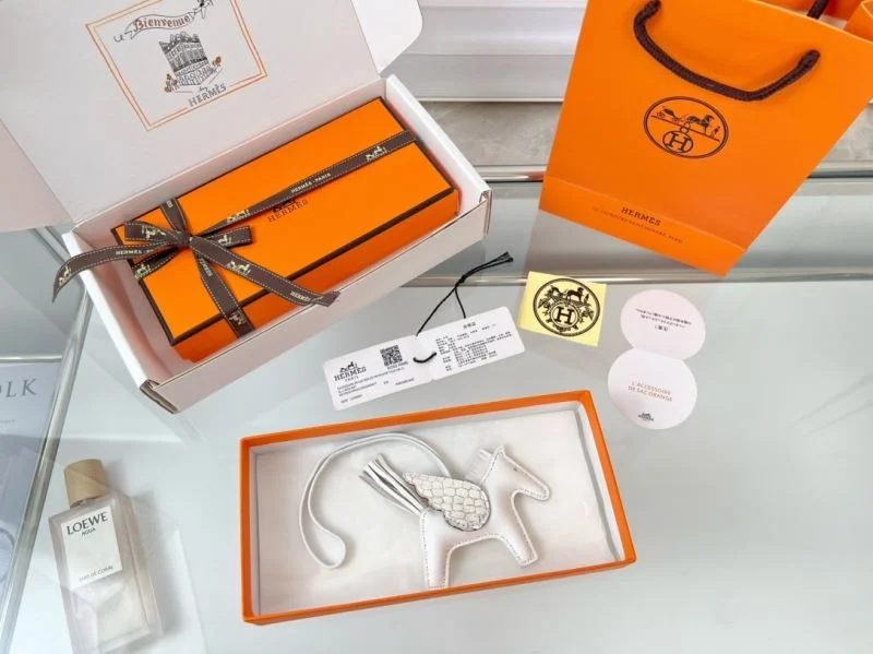 Hermes Handmade Pendant OnTrend 48169