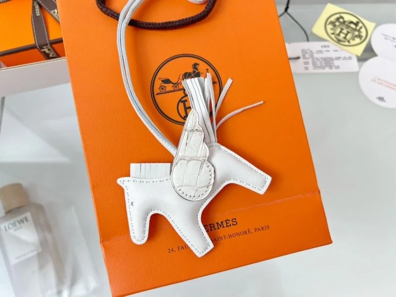 Hermes Handmade Pendant OnTrend 48169