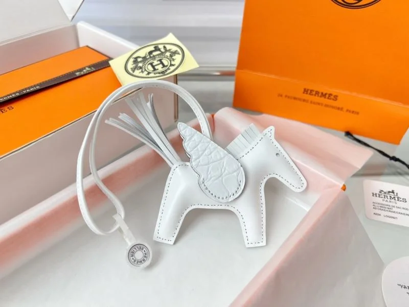 Comfortable Hermes Handmade Pendant 48139