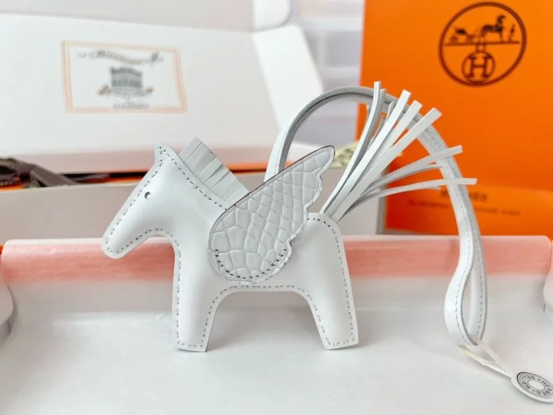 Comfortable Hermes Handmade Pendant 48139