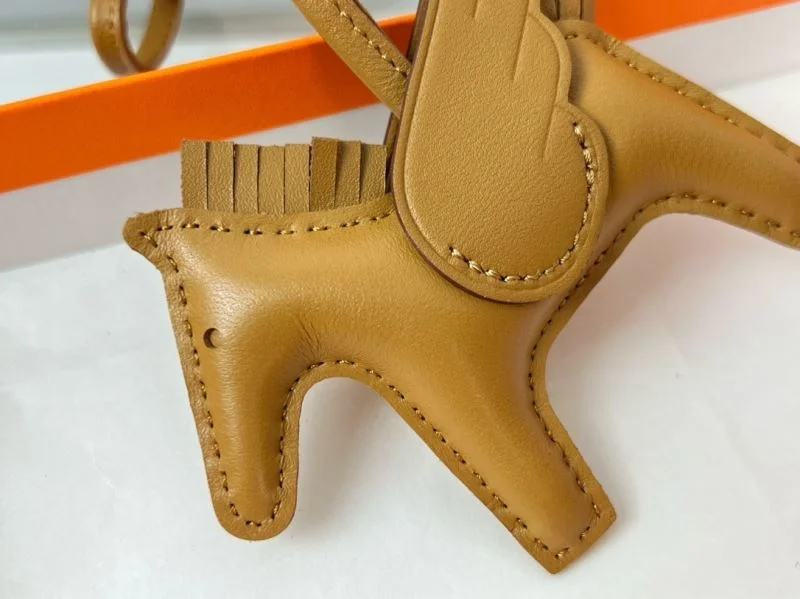 Casual Hermes Handmade Pendant 48122