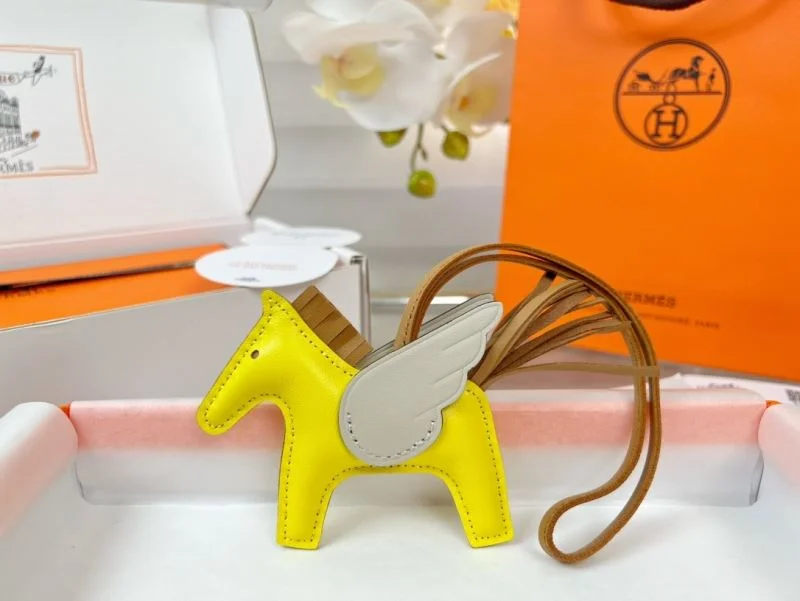 Sophisticated Hermes Handmade Pendant 48110