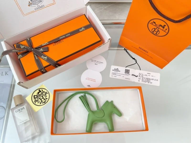 Trendsetting Hermes Handmade Pendant 48088