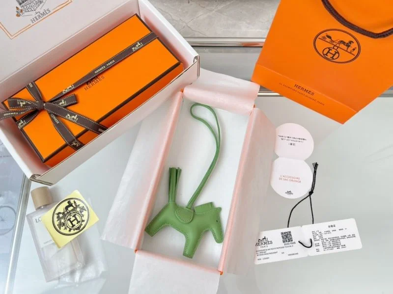 Trendsetting Hermes Handmade Pendant 48088