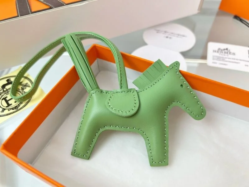 Trendsetting Hermes Handmade Pendant 48088