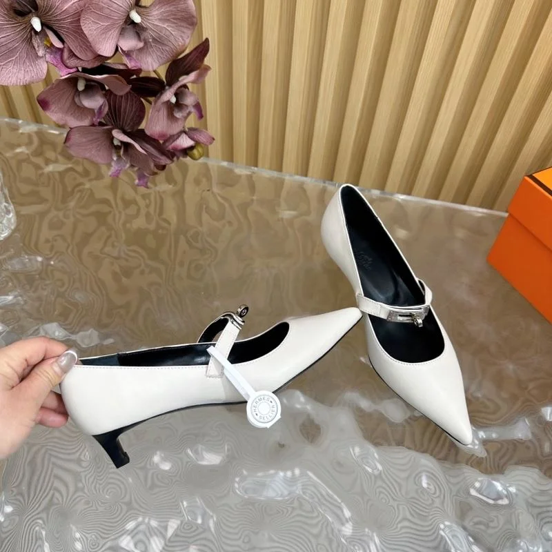 Hermes Heeled Shoes Elegant 27342