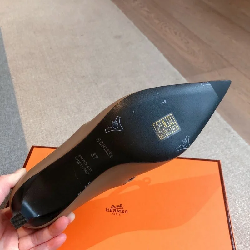 Contemporary Hermes Heeled Shoes 27332