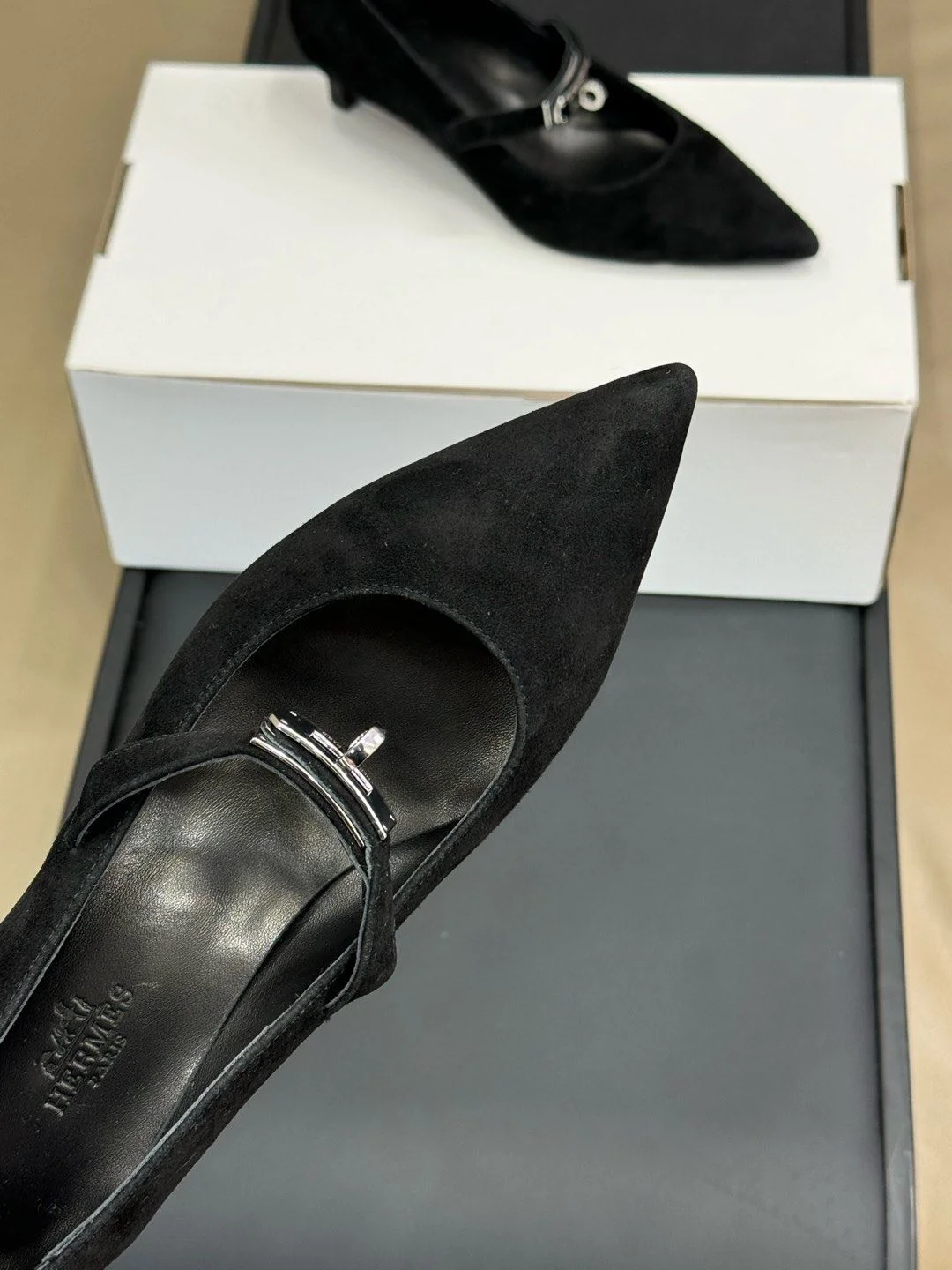 OnTrend Hermes Heeled Shoes 26673
