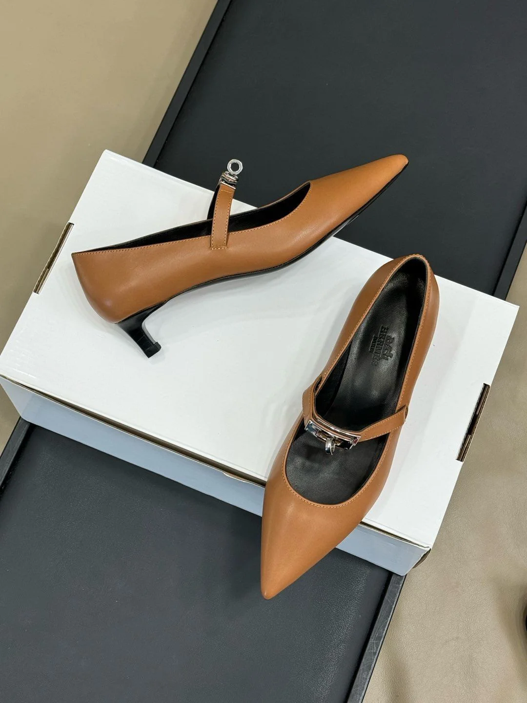 Hermes Heeled Shoes Flexible 26671