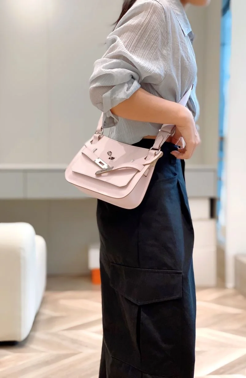 Versatile Hermes Jypsiere Bags 48037