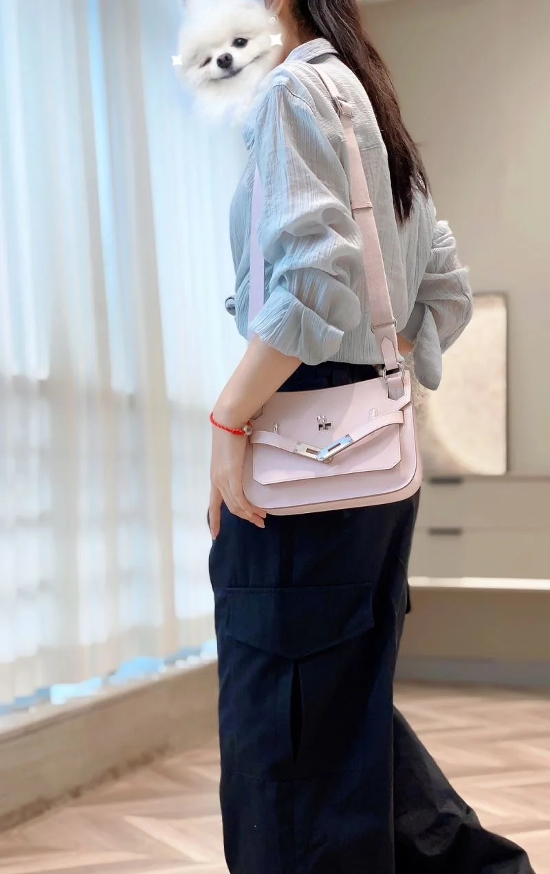 Versatile Hermes Jypsiere Bags 48037