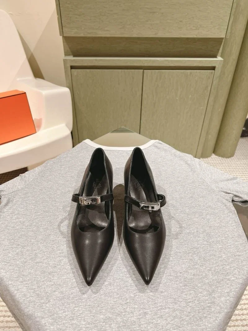 Hermes Low Shoes RelaxedFit 26770
