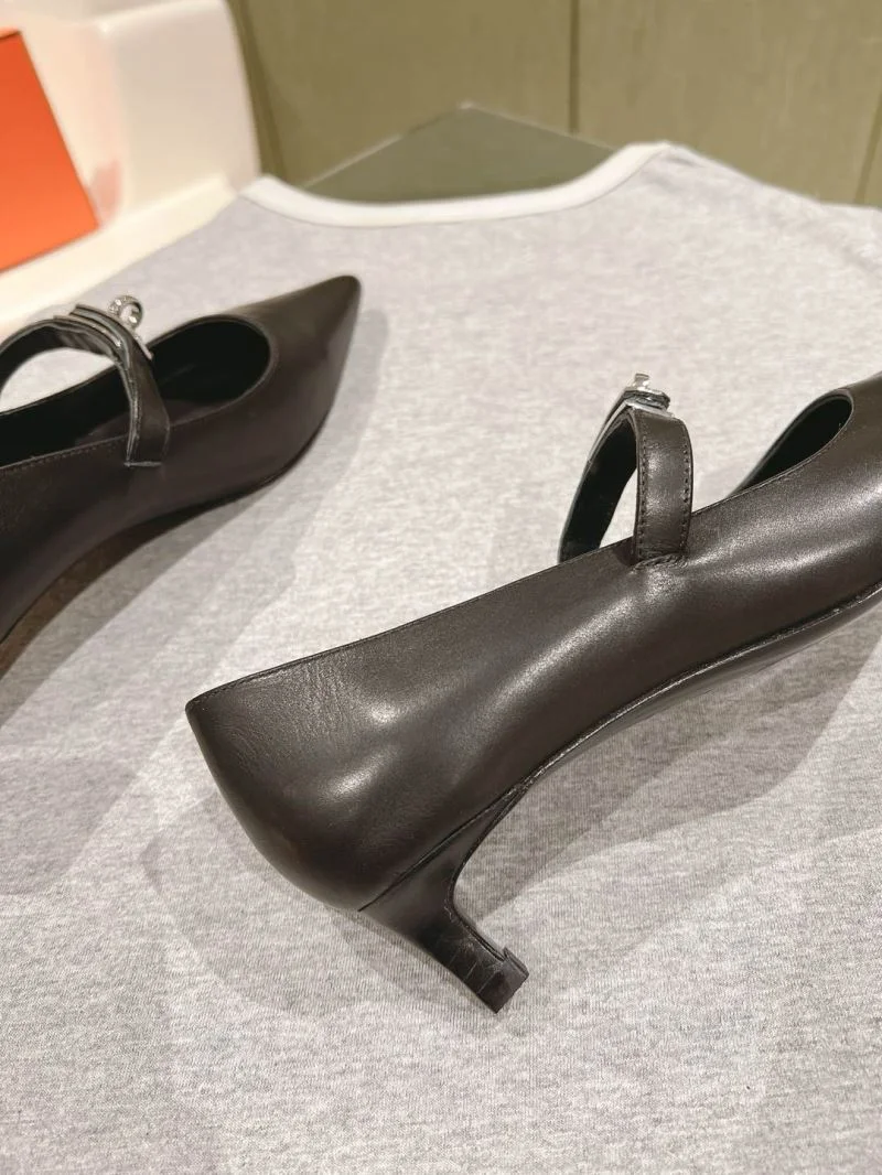 Hermes Low Shoes RelaxedFit 26770