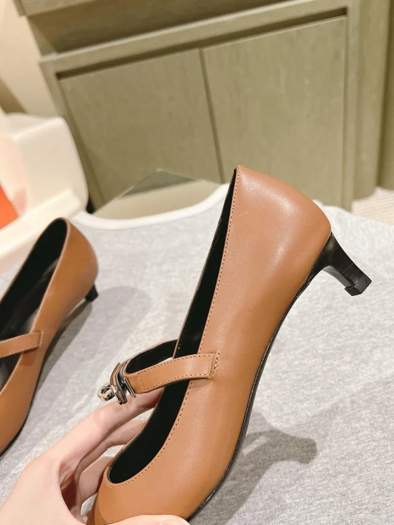Hermes Low Shoes Versatile 26759