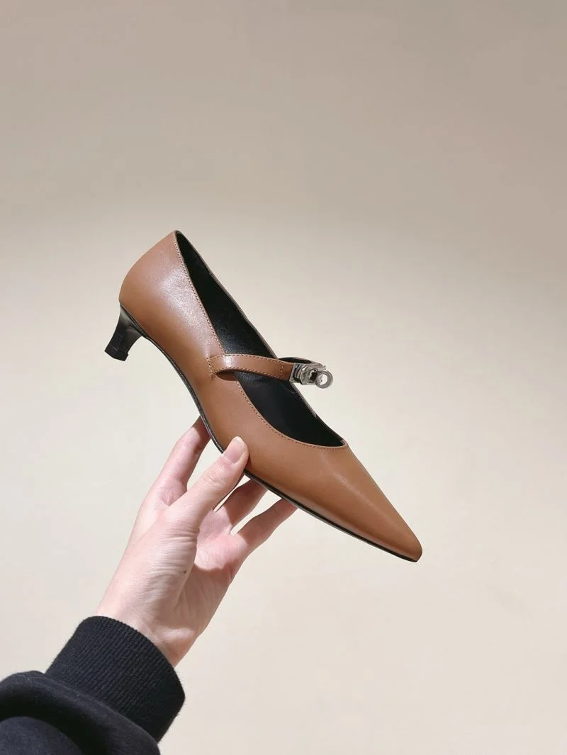Hermes Low Shoes Versatile 26759