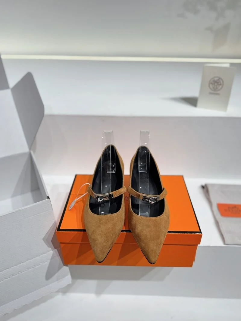 Hermes Low Shoes Bright 26729