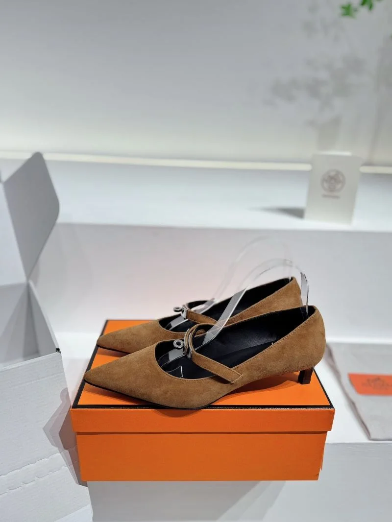 Hermes Low Shoes Bright 26729