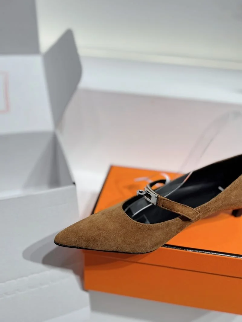Hermes Low Shoes Bright 26729