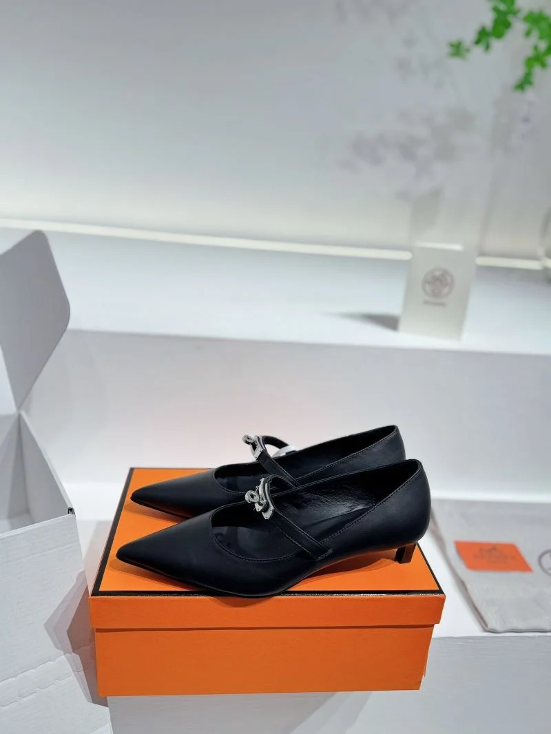 Practical Hermes Low Shoes 26712