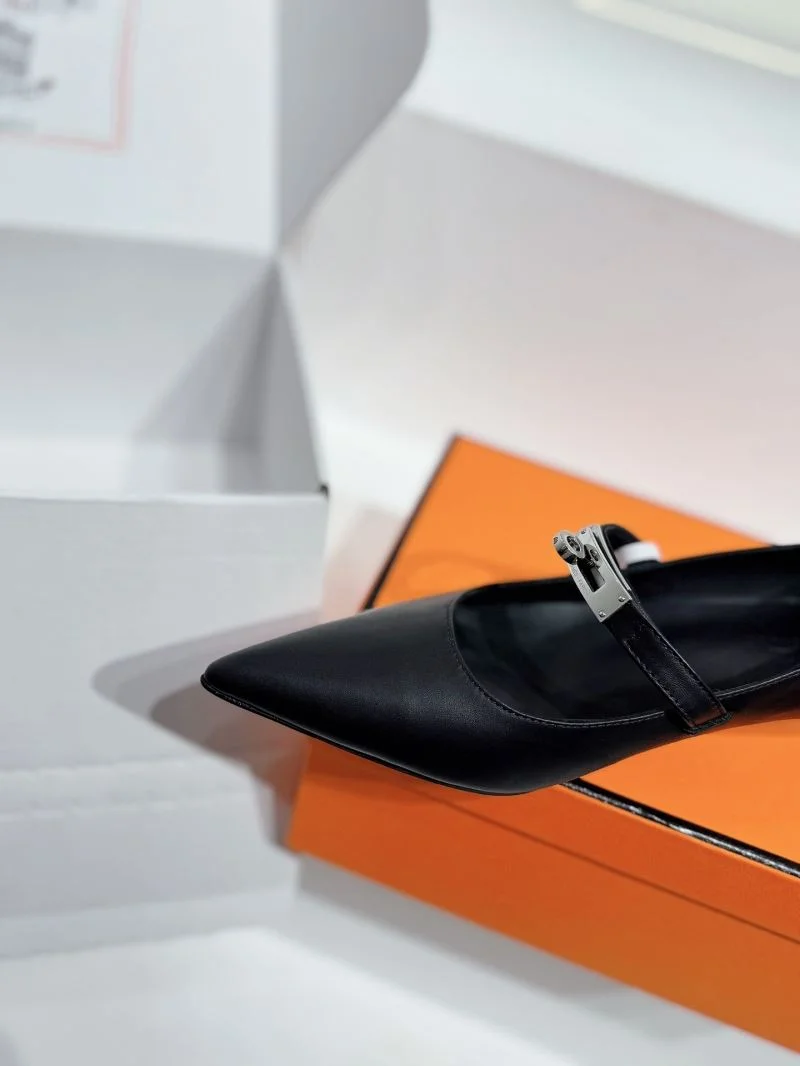 Practical Hermes Low Shoes 26712