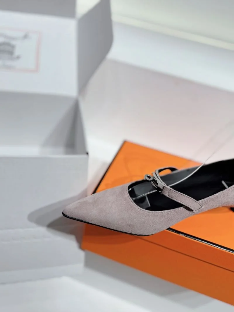 BestValue Hermes Low Shoes 26704