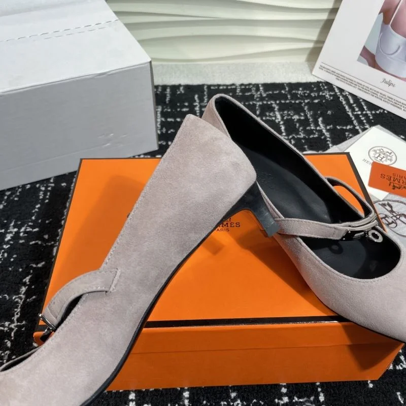 UrbanChic Hermes Low Shoes 27714