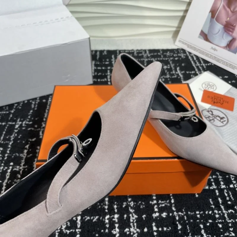 UrbanChic Hermes Low Shoes 27714